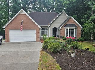 121 Roxbury Ct, Advance, NC 27006