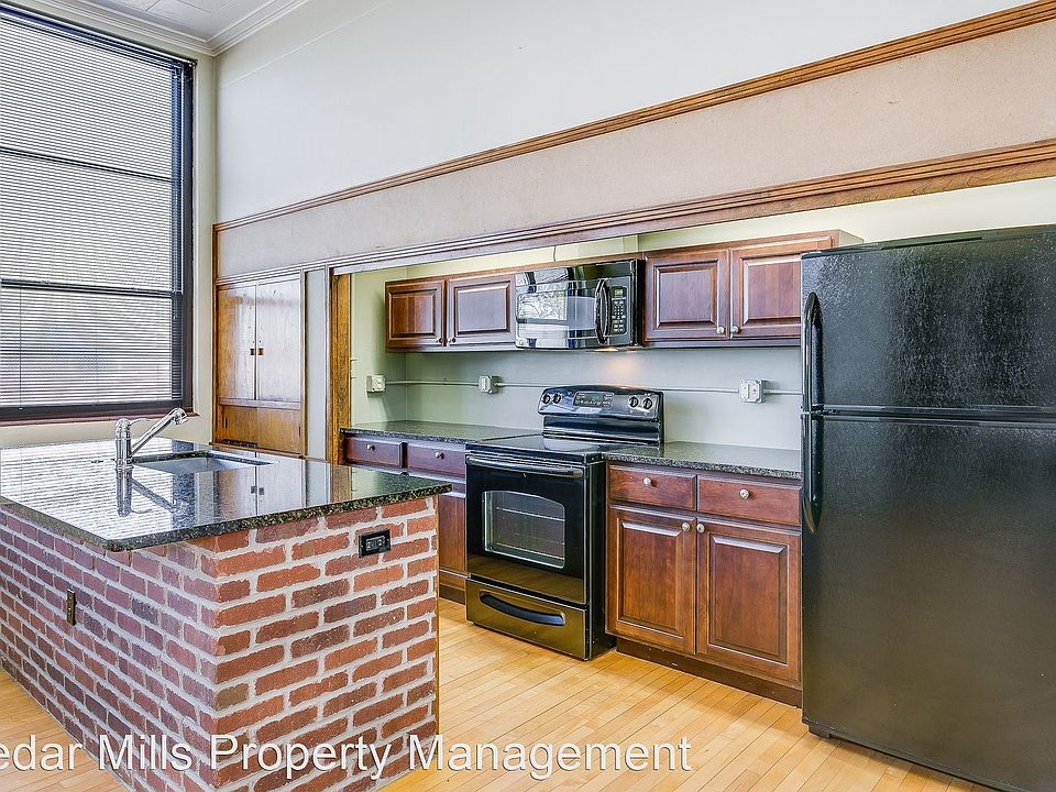 1st image of 1220 E Kellogg Dr APT 104