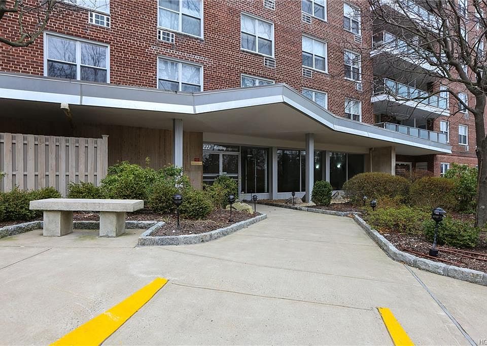 1st image of 222 Martling Ave APT 2L