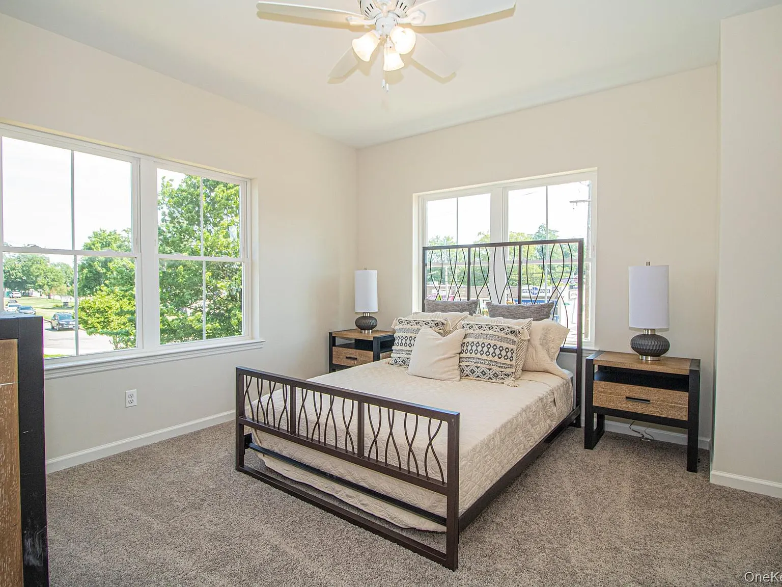 2 bed, 2.0 bath, 1200 sqft, $3,500 — Photo 2