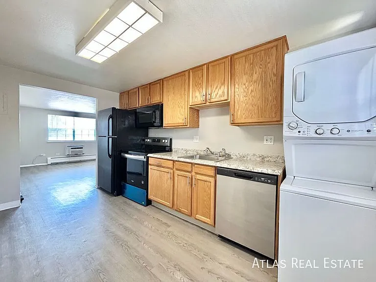 2337 S Locust St #C — Photo 1