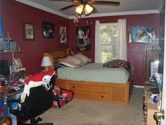 4th image of 12 Bronco Ln