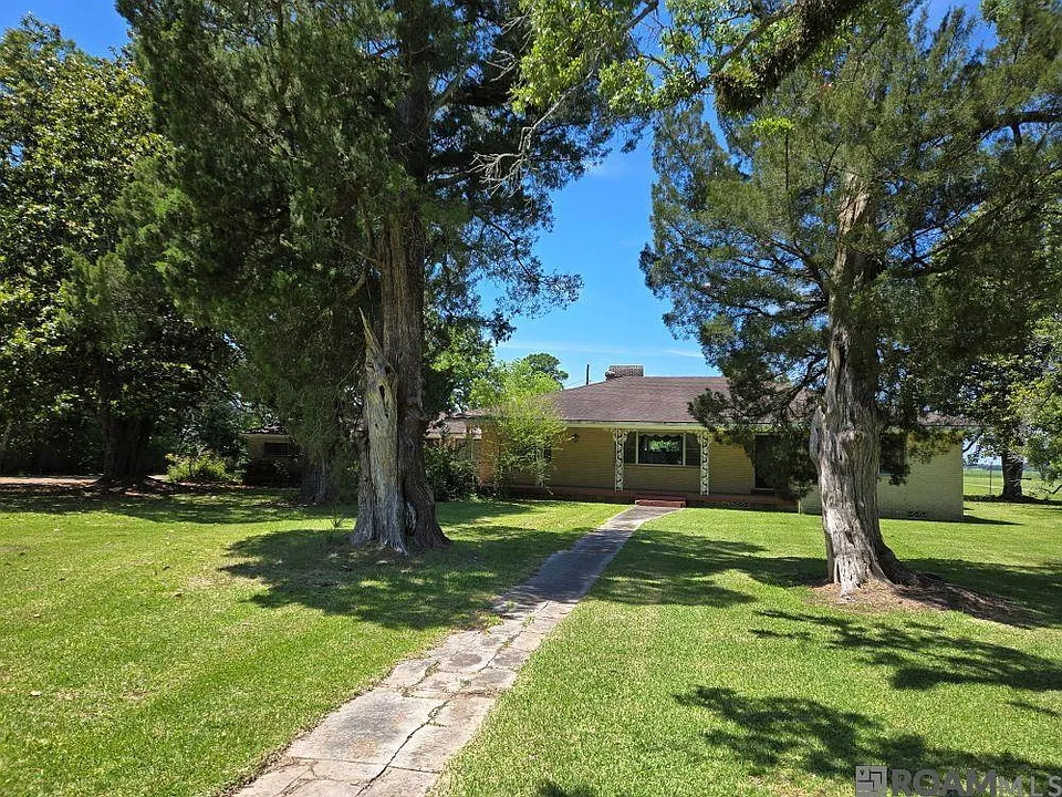 10590 Highway 77