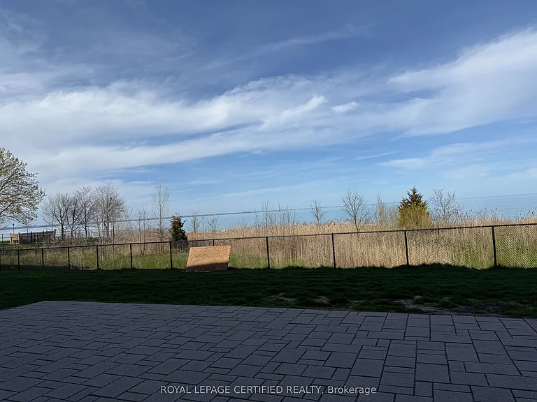 35 Southshore Cres #201 — Photo 7
