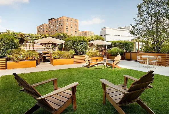 Rented by Level Group | media 9