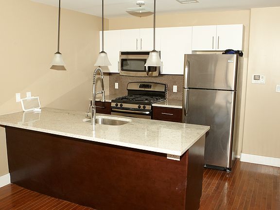 2nd image of 184 Scholes St