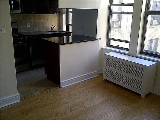 Rented by R New York | media 23