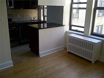 Rented by R New York