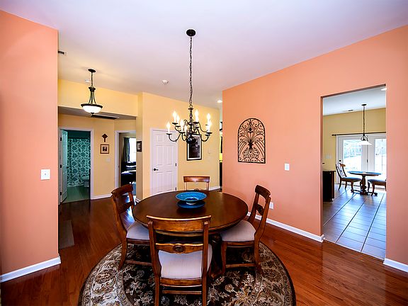 5th image of 417 Walden Park Dr