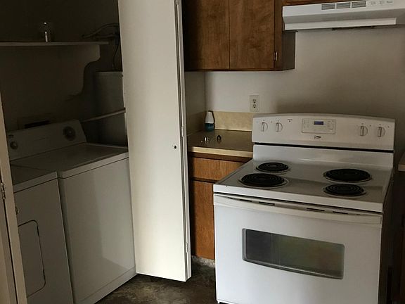 5th image of 1147 Washington St N #1147