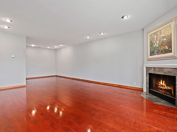 3rd image of 1720 N La Salle St #3