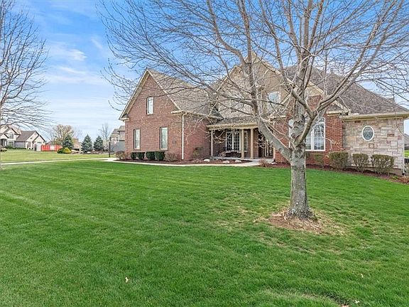 4th image of 8165 NW Masters Ln