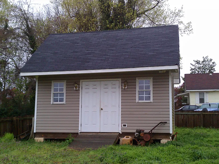 321 E Harden St — Photo 31