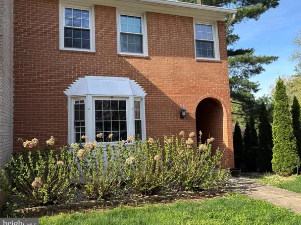 8361 Thompson Rd, Annandale, VA 22003