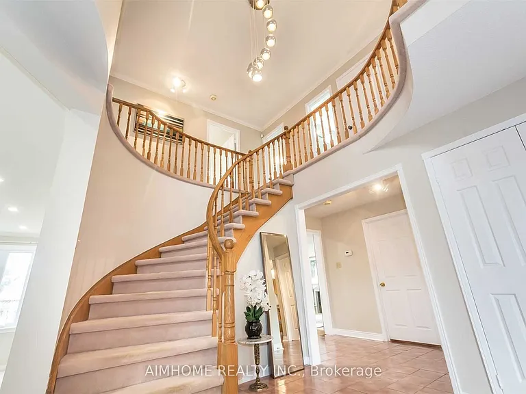 165 Carlton Rd — Photo 5