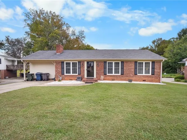 409 Hillside Dr, Lexington, NC 27295
