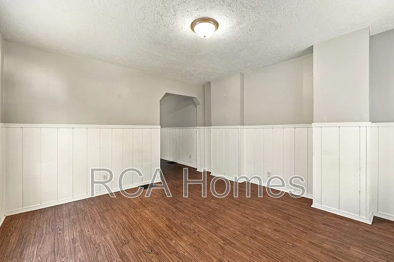 2 bed, 1.0 bath, 1400 sqft, $1,200 — Photo 3