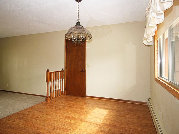 4th image of 1224 Somerset Rd