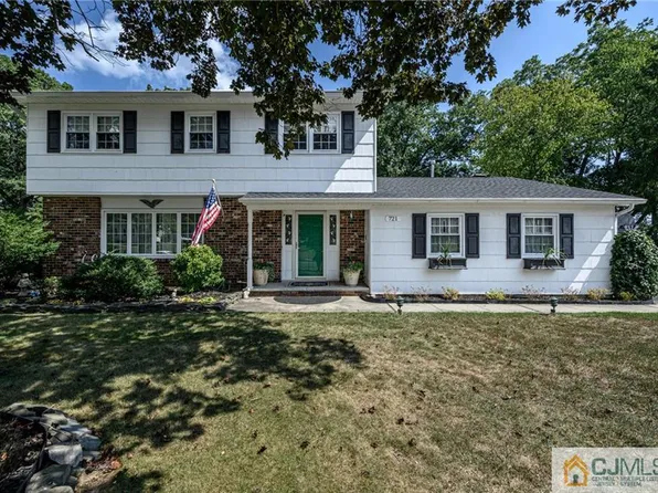 721 Revere Dr, Brick, NJ 08724