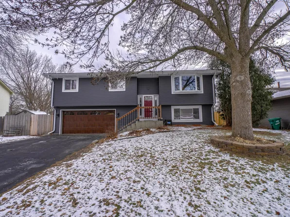 8208 Queen Ave N, Brooklyn Park, MN 55444