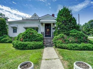 410 NE Douglas St, Lees Summit, MO 64063