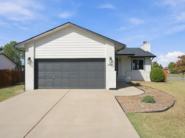 1257 N Seasons St, Goddard, KS 67052