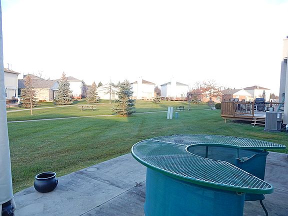 3rd image of 32915 Birchwood Dr