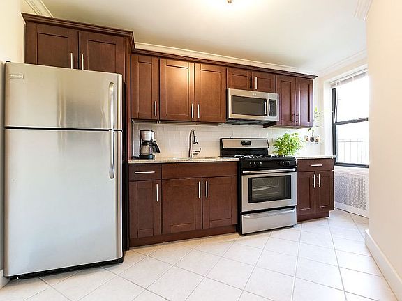 3rd image of 8901 Narrows Ave #6A