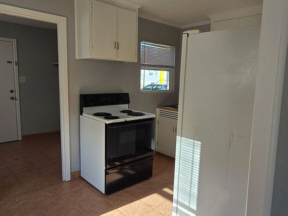 3rd image of 707-709 Duncan Rd #12
