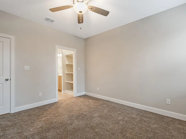 Omen Hill Villas- ASK ABOUT OUR SPRING MOVE- IN SPECIAL TODAY! — Photo 18