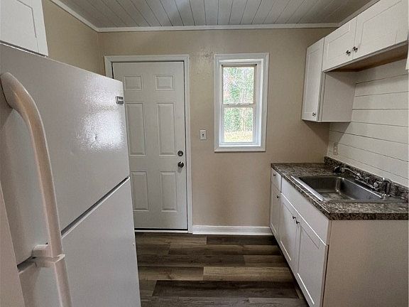 5th image of 801 Monticello Dr