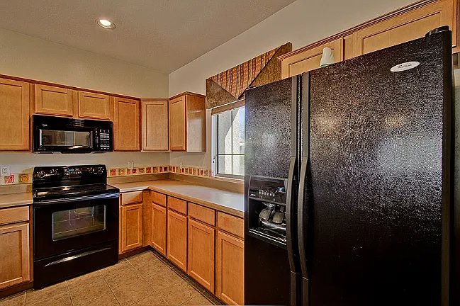 2050 N Arbor Ln — Photo 2
