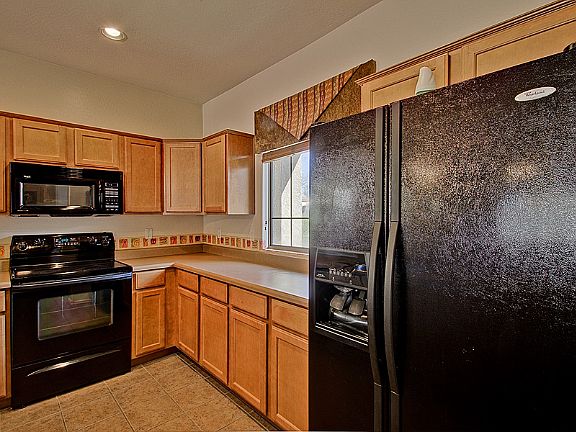 2nd image of 2050 N Arbor Ln