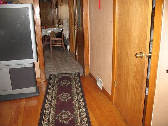 3rd image of 3622 S 52nd Ct