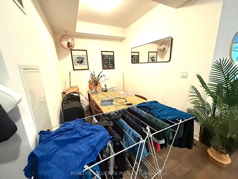 50 Bruyeres Mews #518 — Photo 19