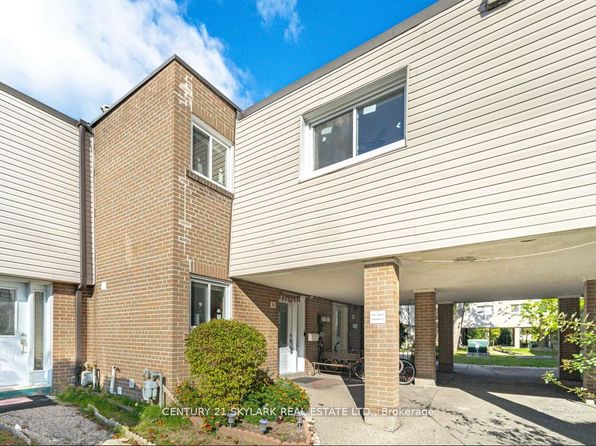 435 Silverstone Dr #26, Toronto, ON M9V 3K7