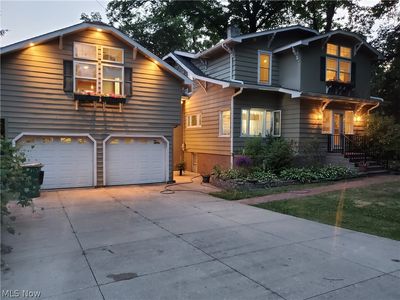 80 East Dr, Hartville, OH, 44632