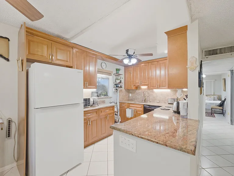 52 Saxony Cir #52-B — Photo 46
