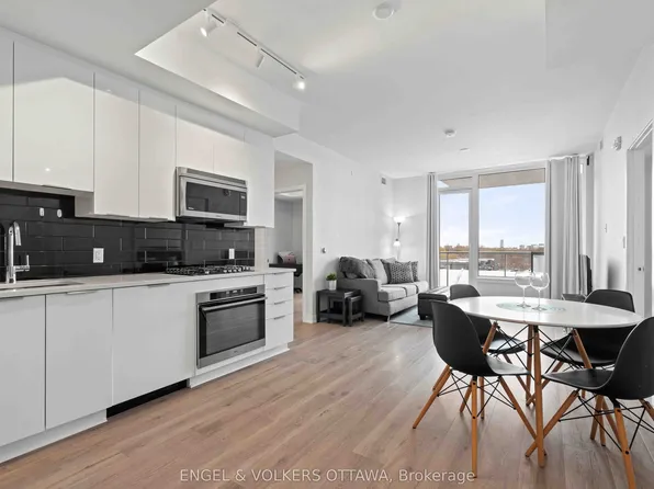 530 De Mazenod Ave #509, Ottawa, ON K1S 5W8
