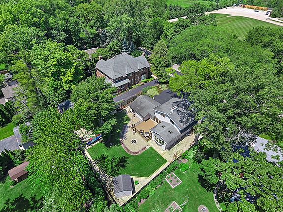 4th image of 325 E Blodgett Ave