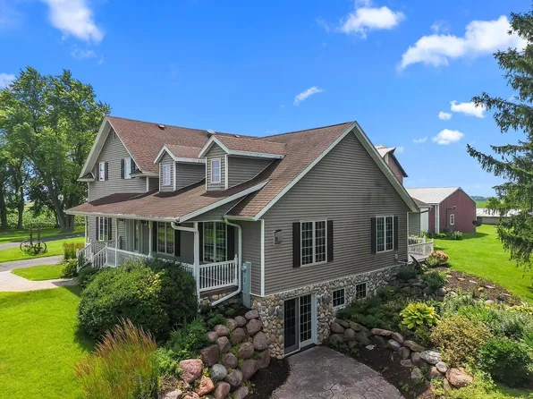 W6827 Hazel Ridge ROAD, Delavan, WI 53115