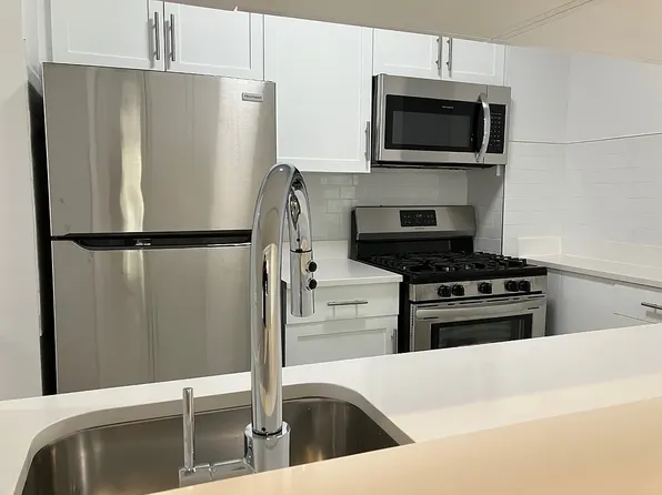 556 Third Avenue image 1 of 6