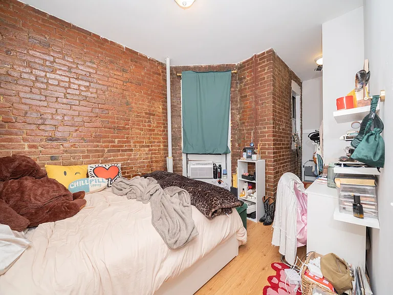 333 W 43rd St #1C — Photo 9