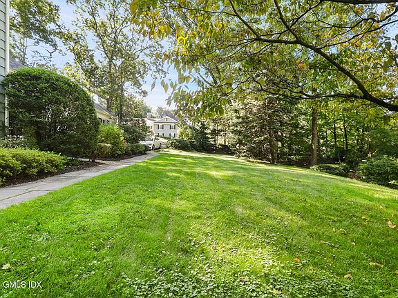 3rd image of 20 Rustic View Rd