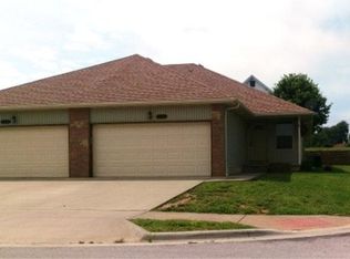 3136 W Golden Valley Ct, Springfield, MO 65807