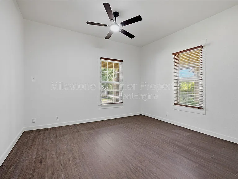 1008 W Morgan St — Photo 11