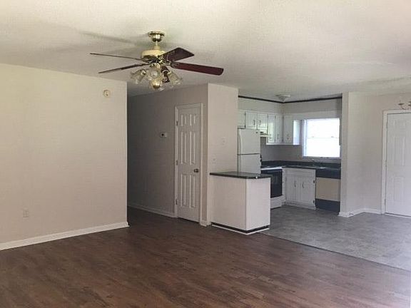 3rd image of 205 Courtney Way #B