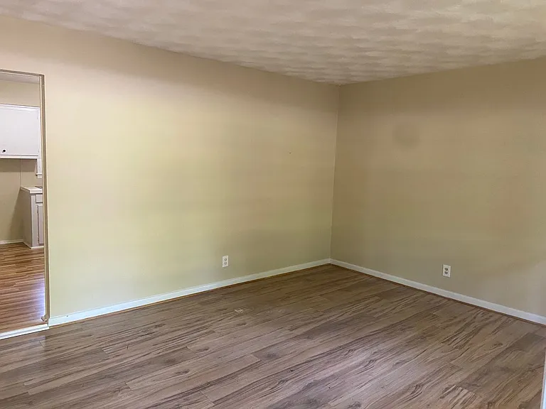 4816 Wellborn Dr — Photo 6