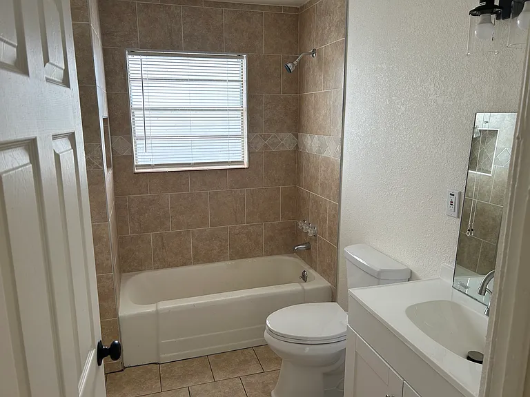 2230 Hegele St — Photo 10