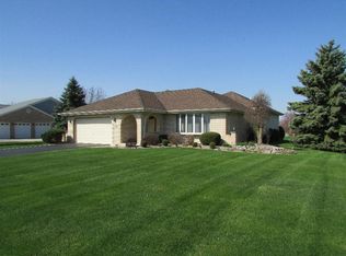 9220 Franklin Dr, Saint John, IN